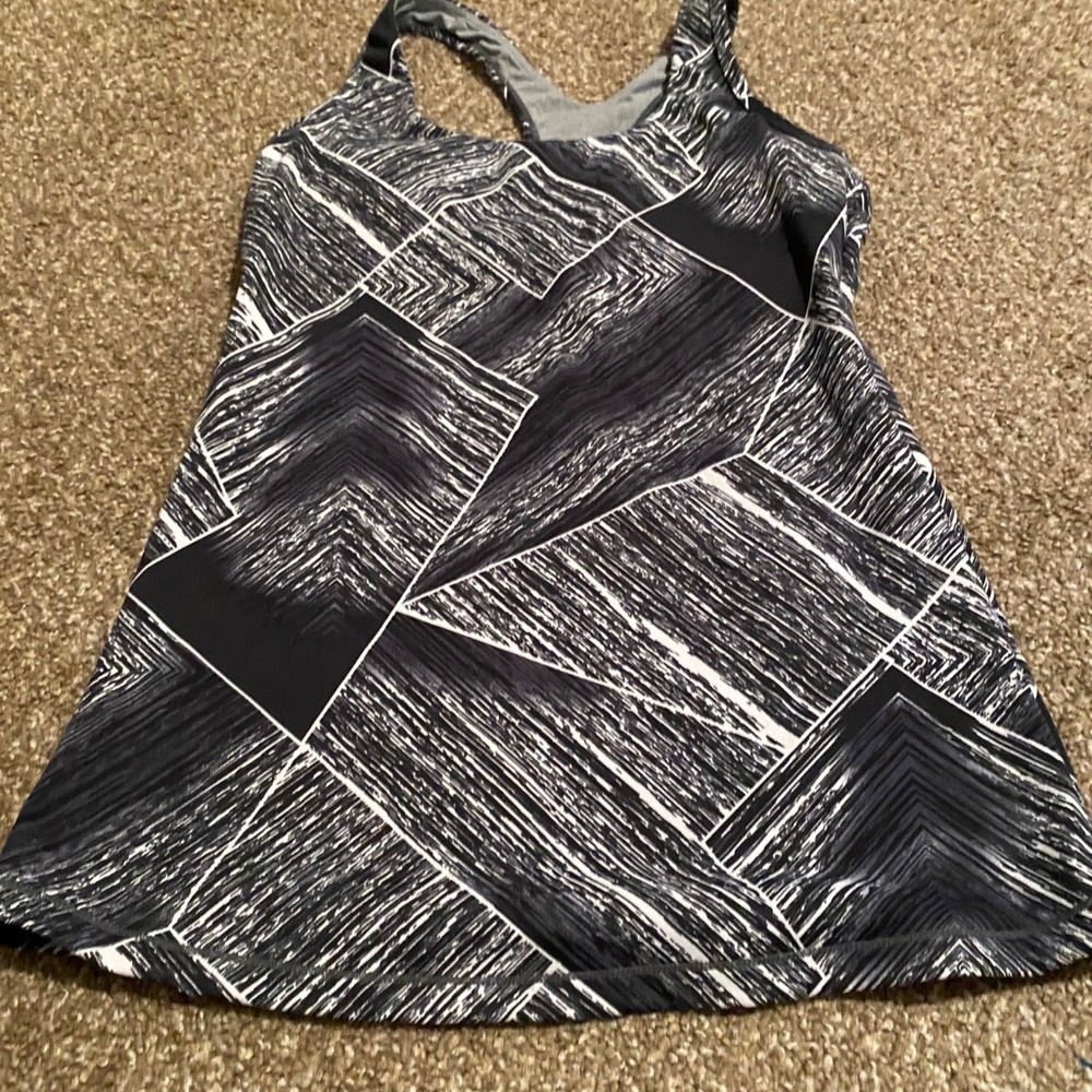Lululemon tank